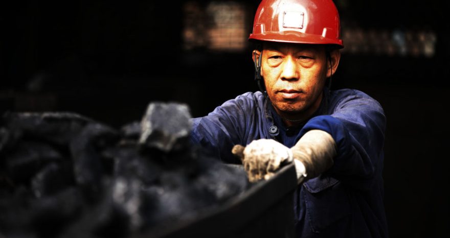 Rinnovabili • Carbone: produzione record in Cina, estratti 3,84 mld di tonnellate