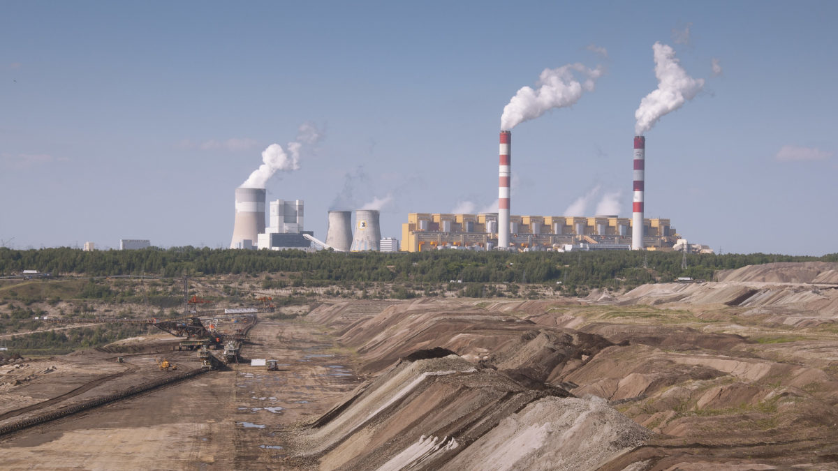 Rinnovabili • Centrale a carbone di Bełchatów: la Polonia la chiude nel 2036