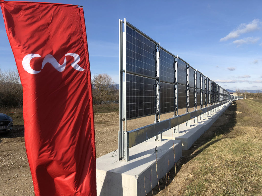 Rinnovabili • fotovoltaico bifacciale verticale
