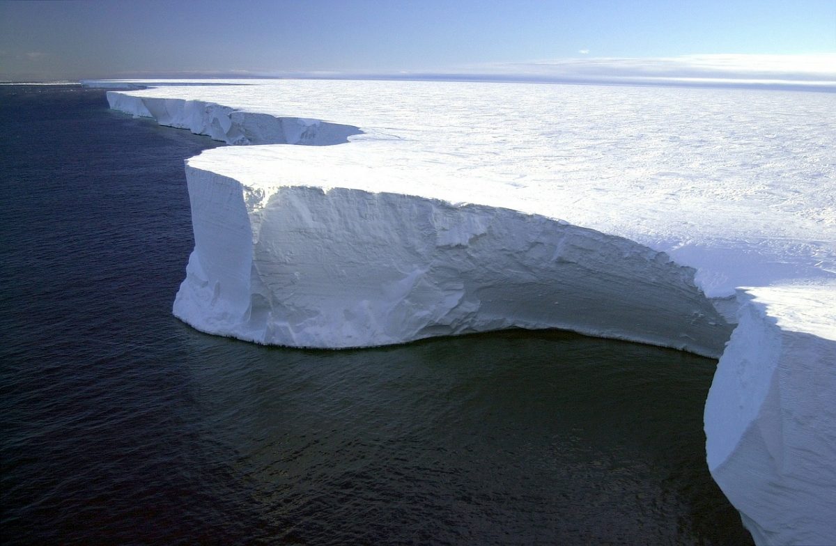 Rinnovabili • Antartide: si è staccata una piattaforma di ghiaccio grande come Roma