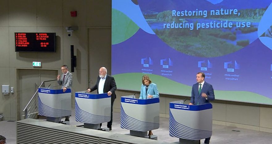 Rinnovabili • Pacchetto Protezione della Natura: l’UE dimezza i pesticidi chimici