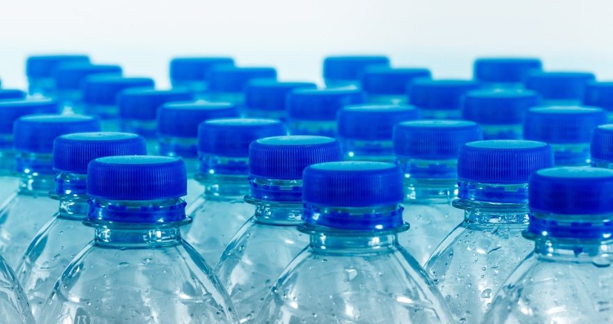 Rinnovabili • acqua in bottiglia