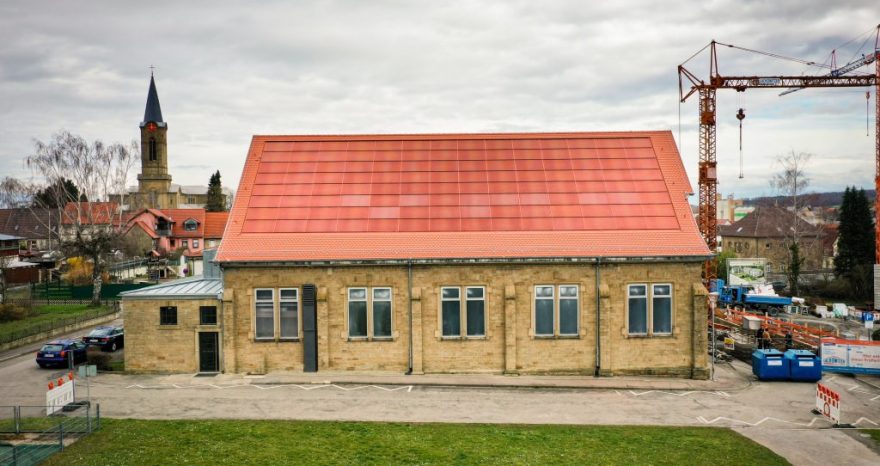 Rinnovabili • tetto fotovoltaico rosso