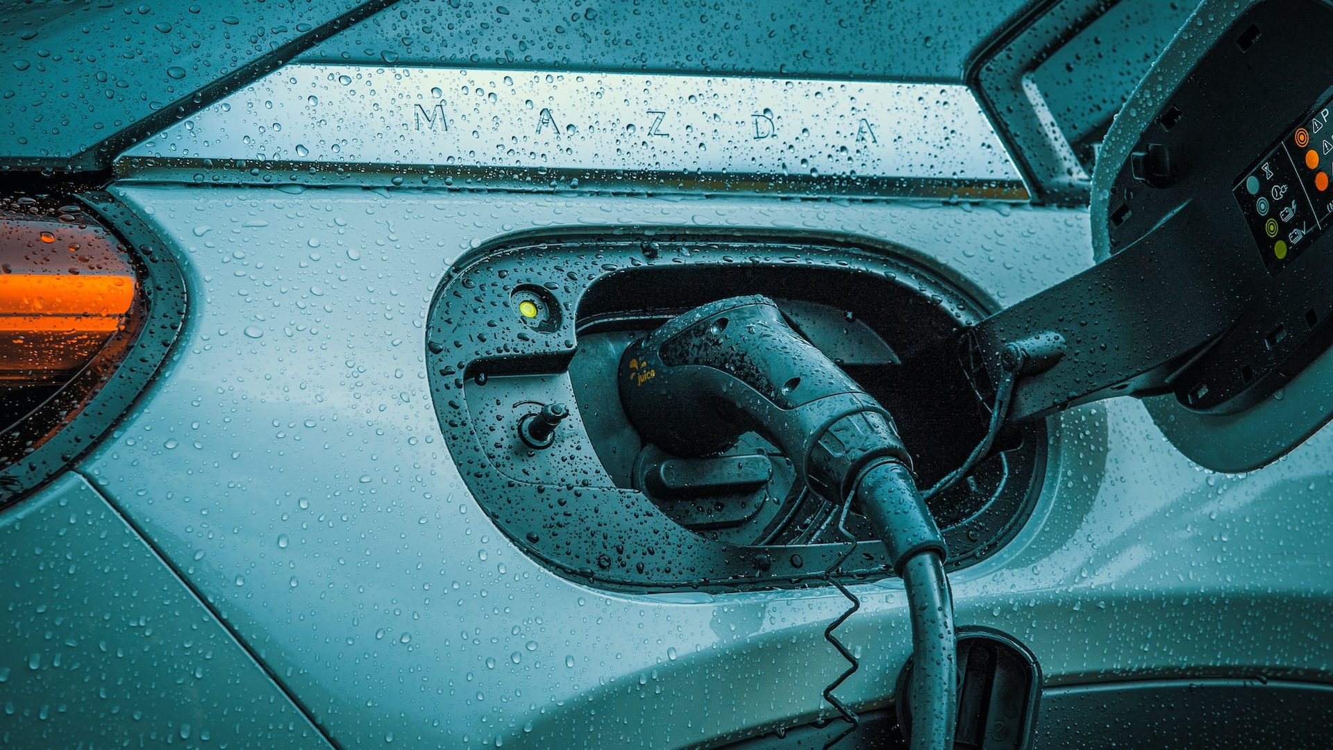 Rinnovabili • Mercato auto elettriche: gli EV non sfondano, le colonnine sì