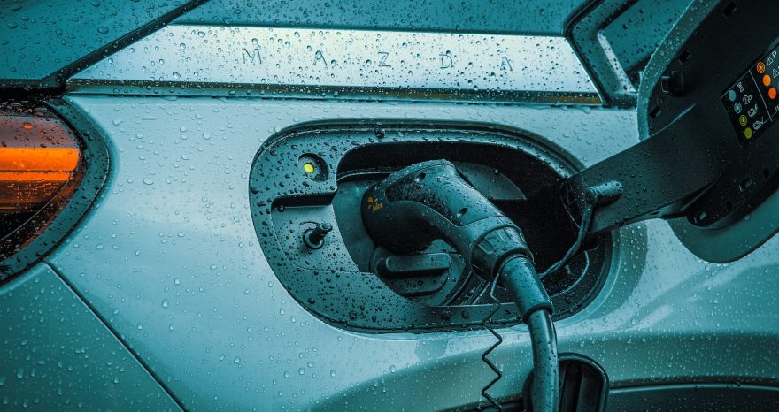 Rinnovabili • Mercato auto elettriche: gli EV non sfondano, le colonnine sì