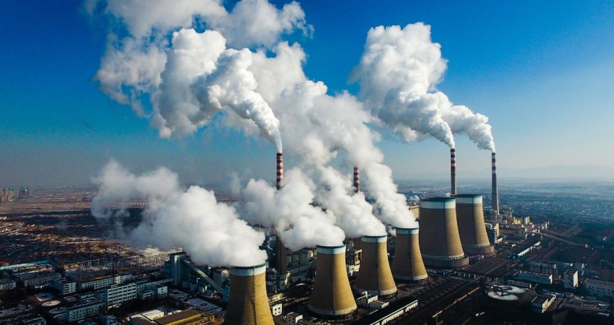 Rinnovabili • Corsa al carbone in Cina: nel 2023 costruite 1,5 centrali ogni settimana