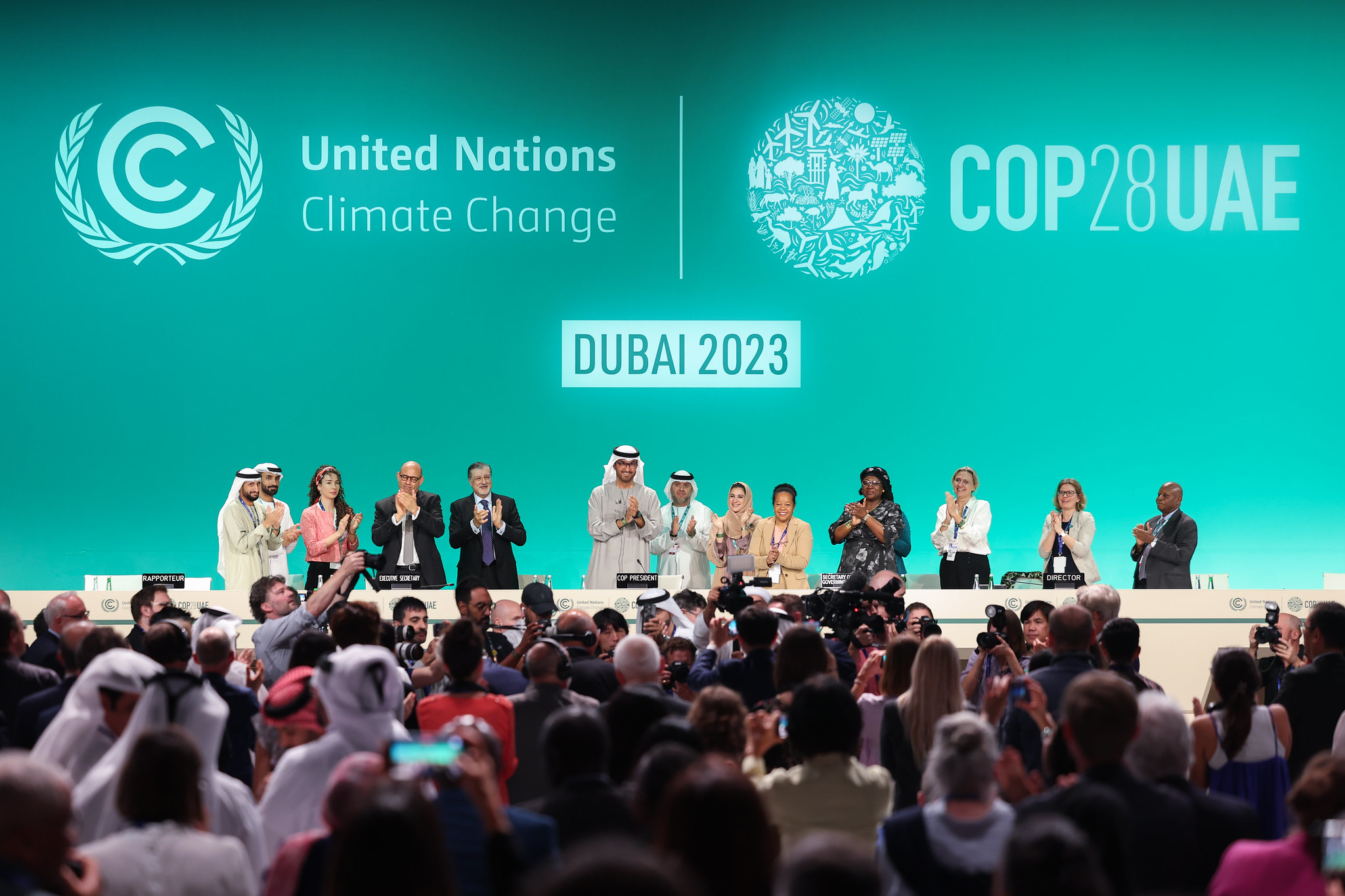 Vertice sul clima COP28: il patto di Dubai decide la “transizione” via dalle fossili