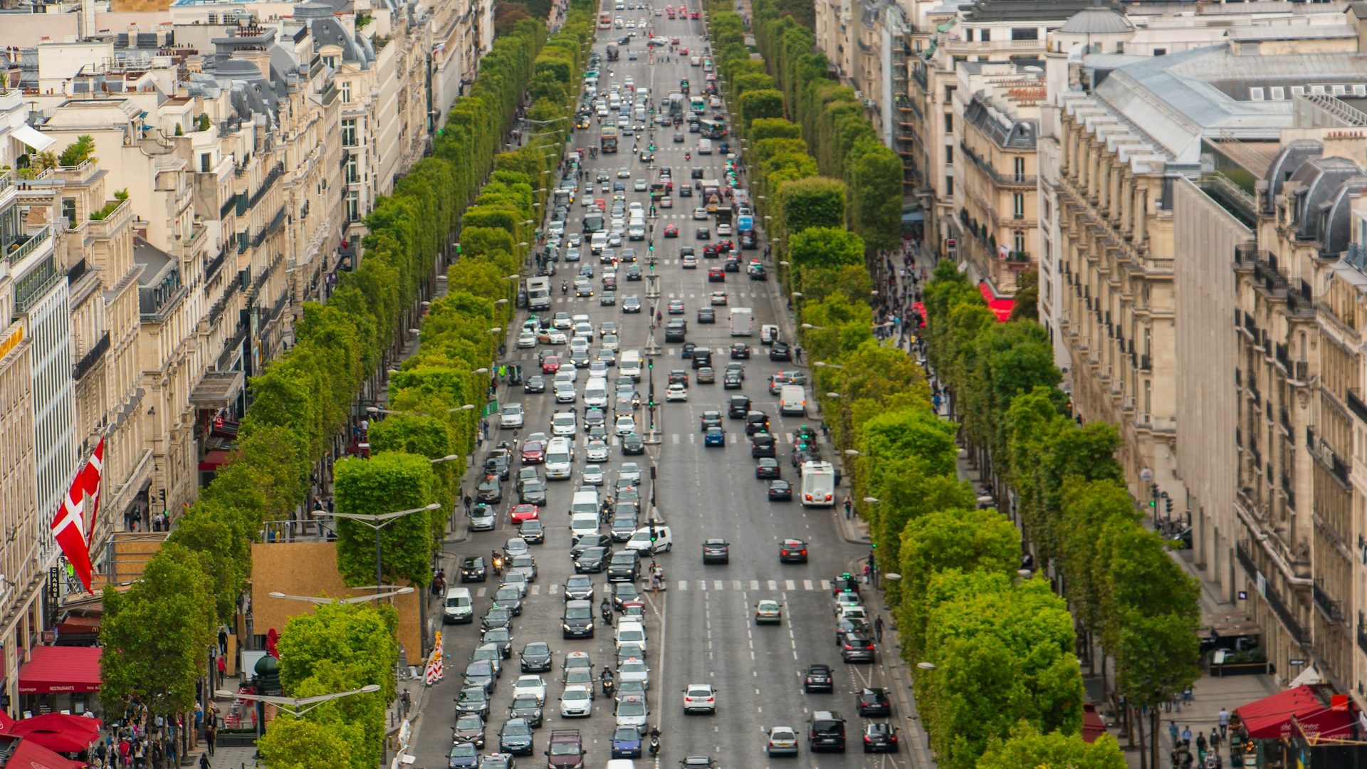 Rinnovabili • Tariffa parcheggio SUV Parigi: un referendum le triplica