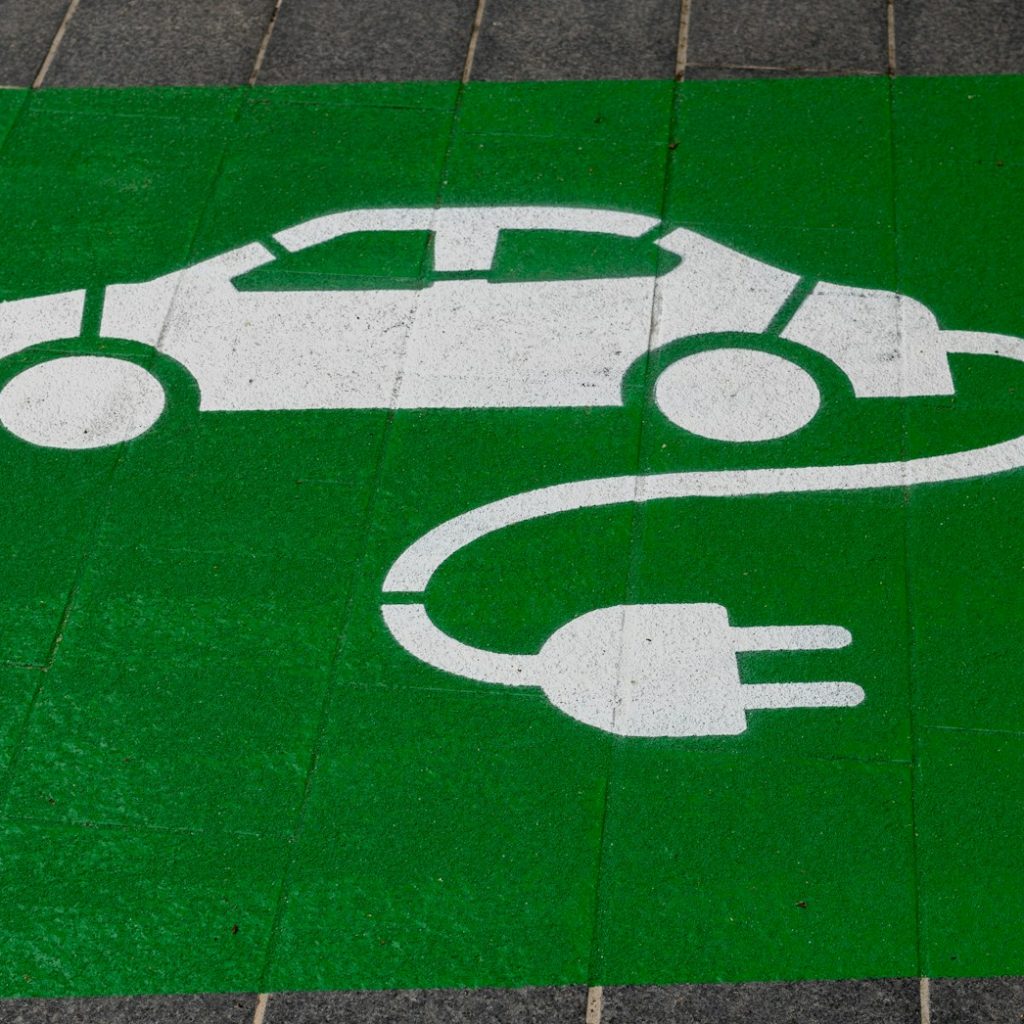Mobilità elettrica Italia: mercato usato EV fermo allo 0,5%