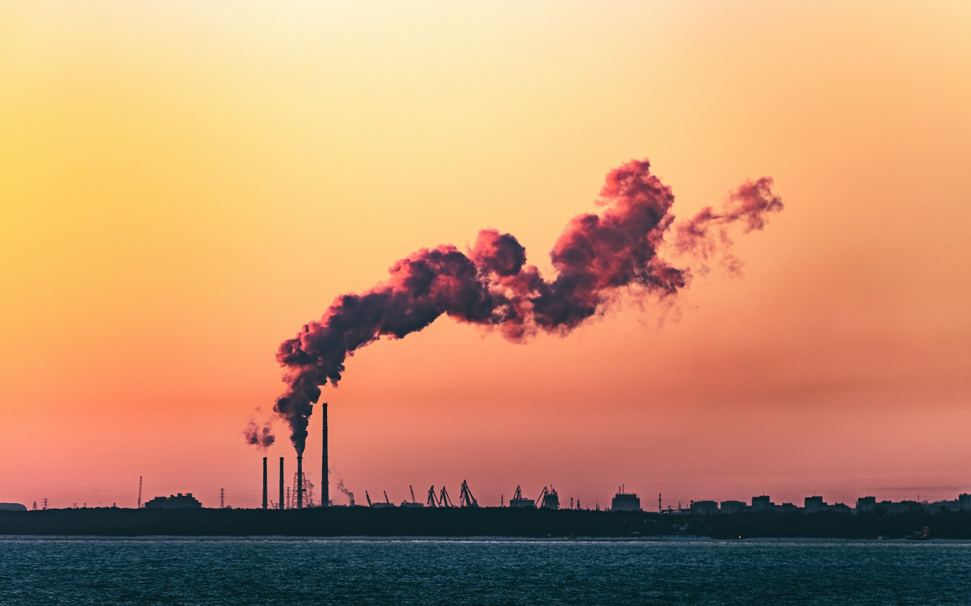 Prezzo del carbonio: gli ETS globali tagliano il 5-21% delle emissioni in 1 anno