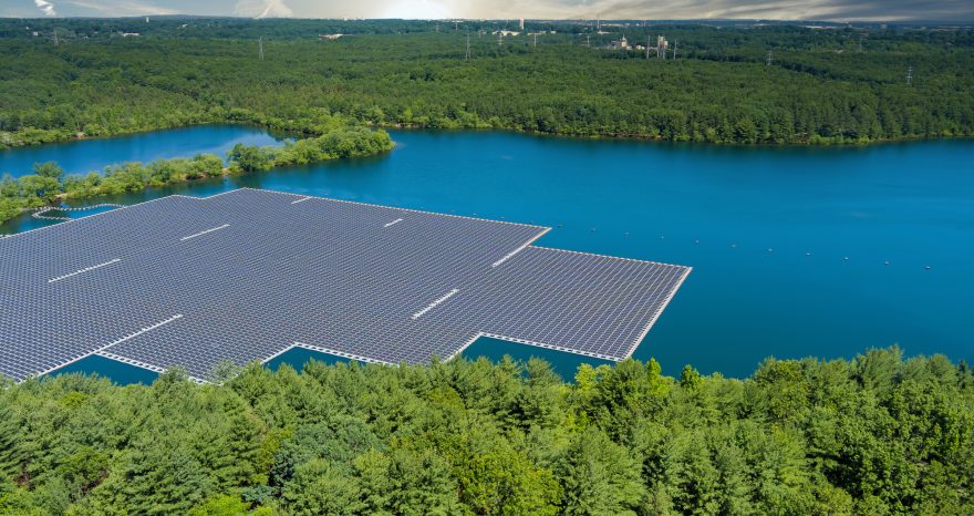 Rinnovabili • Fotovoltaico galleggiante sui laghi