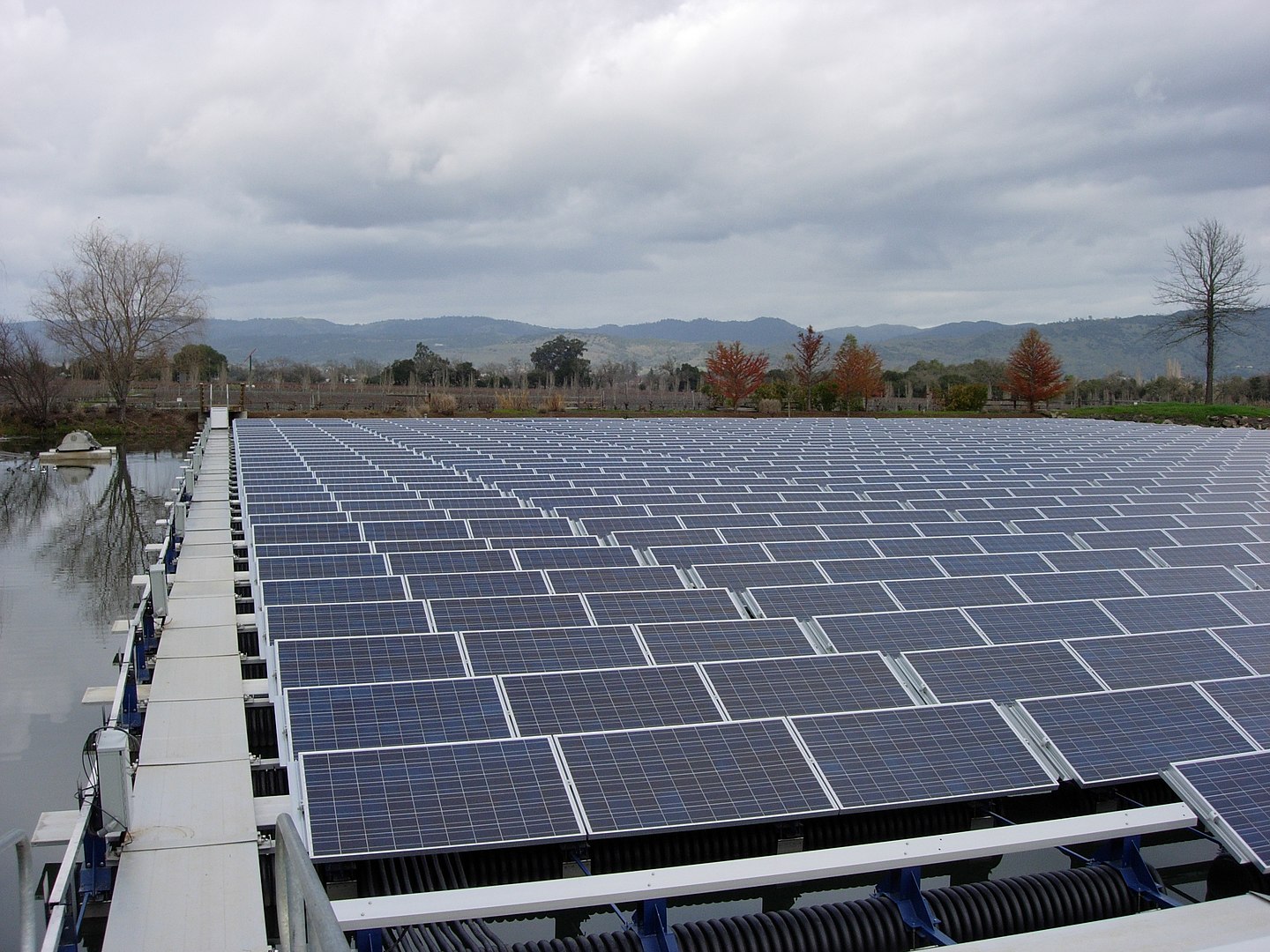 Rinnovabili • L'impronta di carbonio del fotovoltaico galleggiante