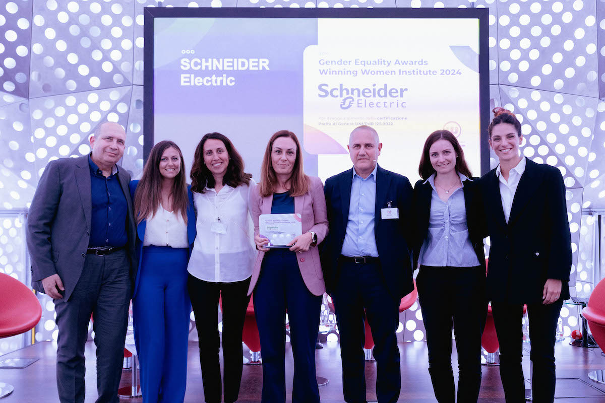 Rinnovabili • Schneider Electric Italia ottiene la Certificazione per la Parità di Genere