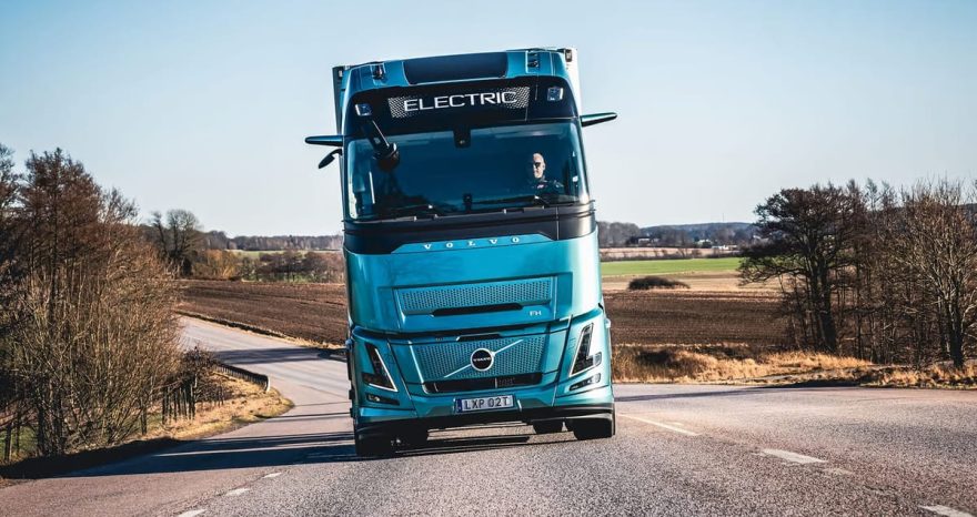 Rinnovabili • Camion Elettrici: Volvo fa il record con 600 km di autonomia