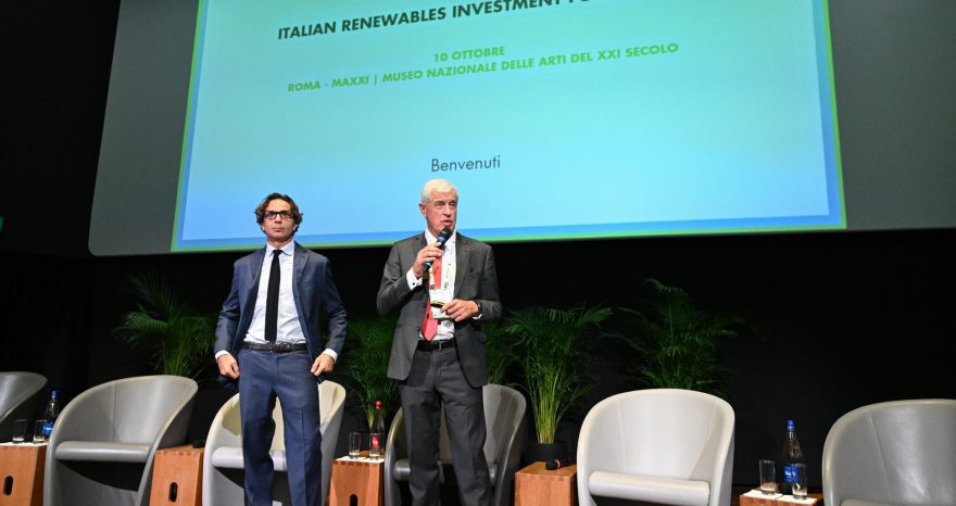 Rinnovabili • Investimenti nelle rinnovabili: in aumento ma atteso freno dal 2026