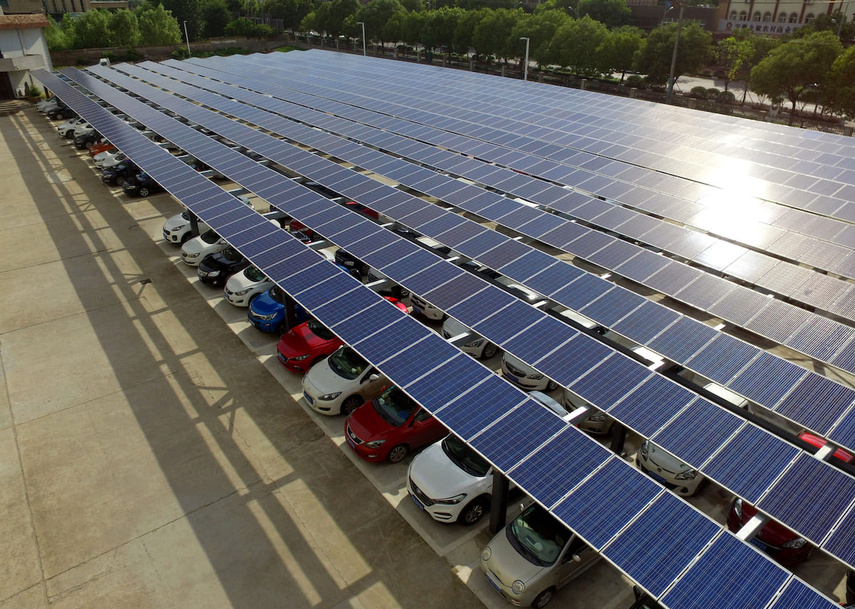 Rinnovabili • Fotovoltaico sui parcheggi, in Francia diventa obbligatorio