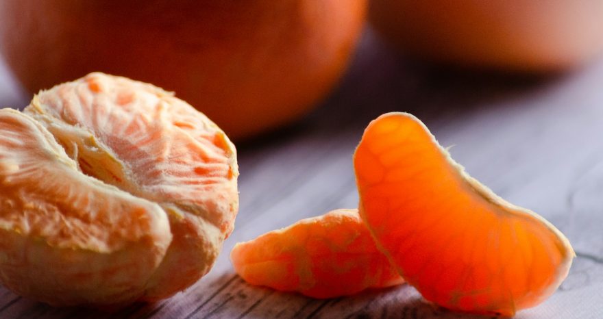 Rinnovabili • Le clementine antiviolenza tornano nelle piazze per sensibilizzare contro la violenza di genere